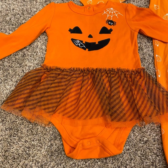 Pumpkin One Piece Sets 18M - Picture 3 of 9